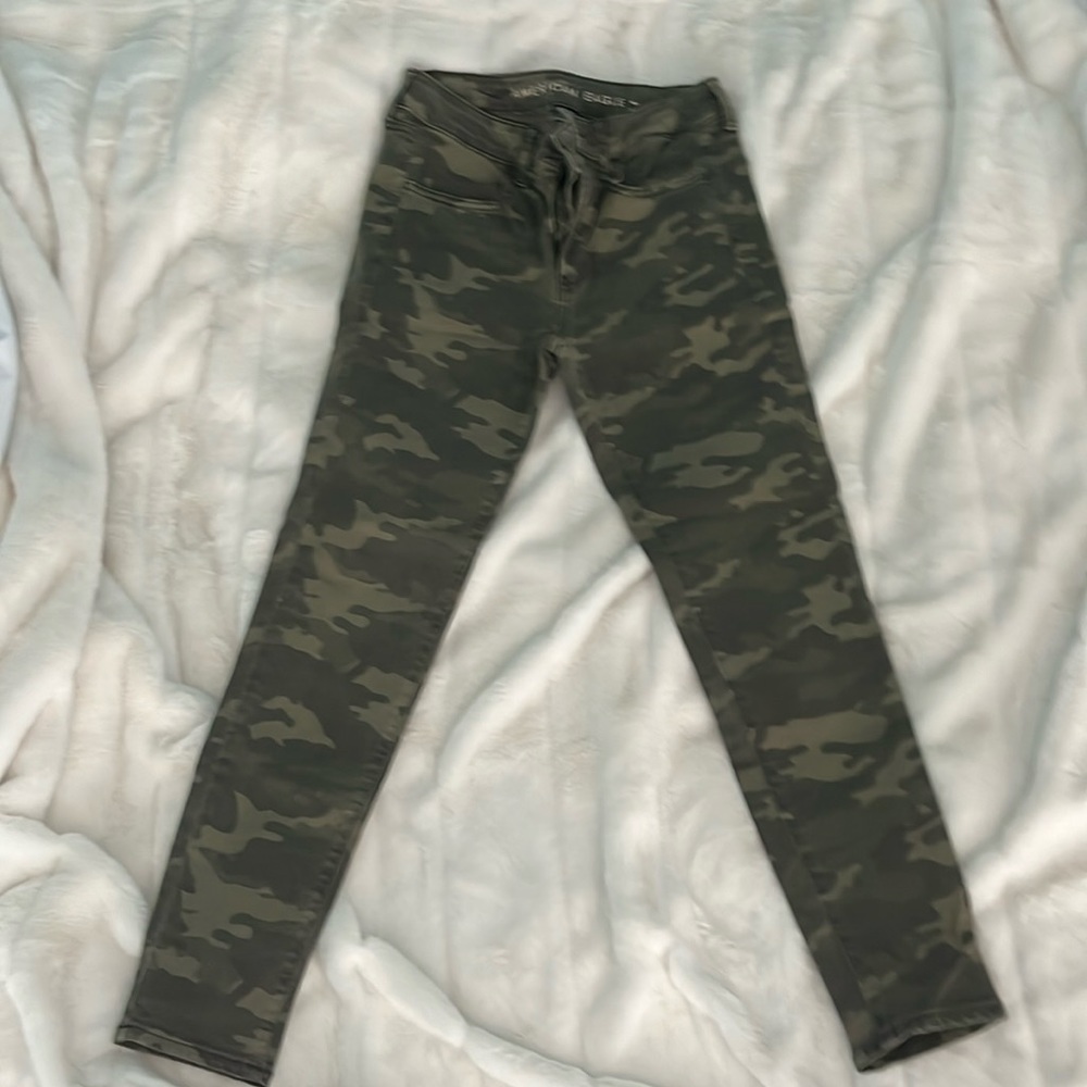American Eagle camo Jeans